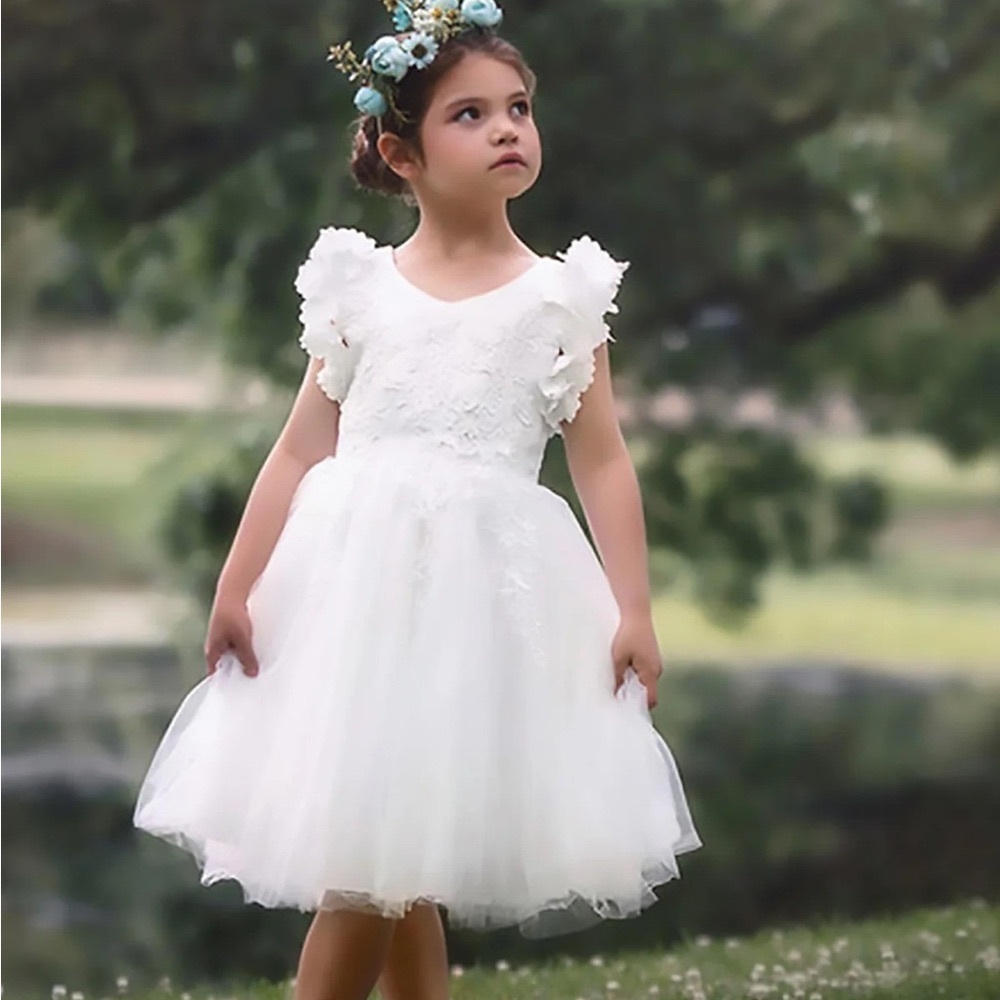 Two Trish Scully white Bianca dresses size 5. Used for flower girl dresses.